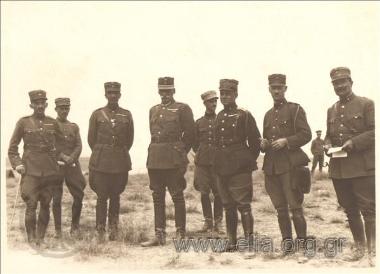 Asia Minor campaign: General Anastasios Papoulas, head of the army, between the head of the Army Staff (left), Konstantinos Pallis and deputy head of the General Army Staff (right), Ptolemaios Sarigiannis. At far right, the head's aide.