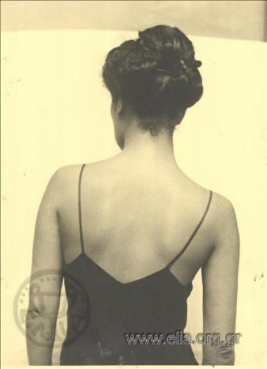 Aliki Diplarakou, Miss Europe, in profile.