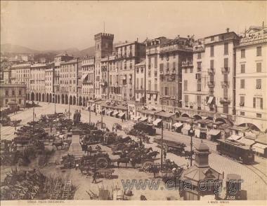 Άποψη της Piazza Caricamento.