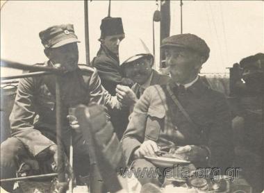 Μικρασιατική εκστρατεία:ο υπολοχαγός Γεώργιος Νικολαΐδης, ο Henri-Paul Boissonnas και ο ανταποκριτής της εφημερίδας Journal de Geneve, συνταγματάρχης Fernand Feyler.