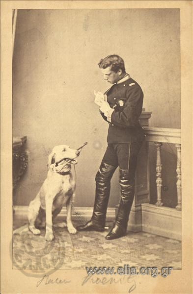 Ο βαρώνος  Koeniltz με το σκυλί του.