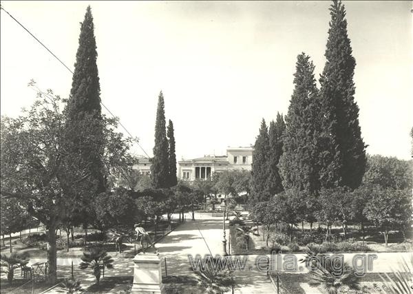 Syntagma square. In the background, in the center the residence of Stefanos Skouloudis.