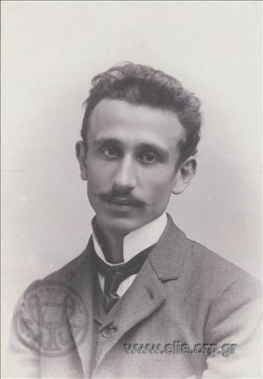 Sculptor Kostas Dimitriadis