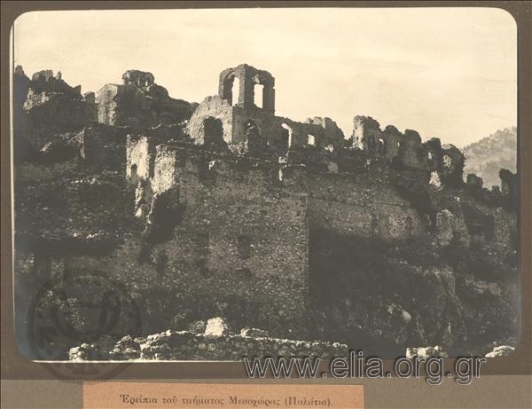 Ερείπια στη Μεσοχώρα (παλάτια).