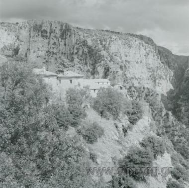 Μονή Αγίας Παρασκευής στο Μονοδένδρι.