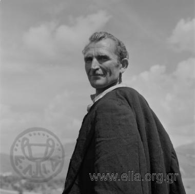 Σαρακατσάνος.