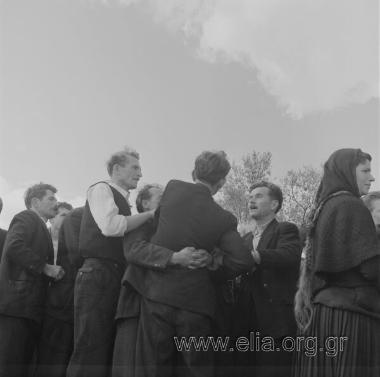 Σαρακατσάνικος γάμος. Στο κονάκι της νύφης.  Ο 