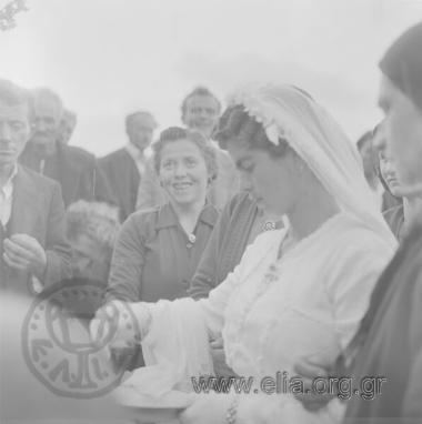 Σαρακατσάνικος γάμος. Η νύφη στο κονάκι του γαμπρού.