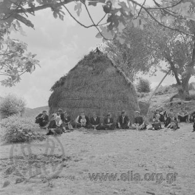 Σαρακατσάνικος γάμος. Περιμένοντας τα συμπεθεριά.