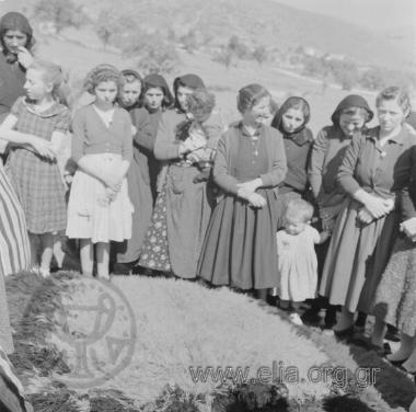 Σαρακατσάνικος γάμος.Τα προικιά. Ξεσάκιασμα προικιών.