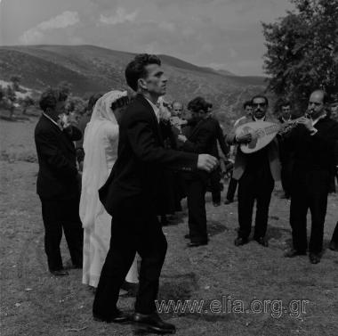 Σαρακατσάνικος γάμος. Χορός της νύφης τη Δευτέρα του γάμου.