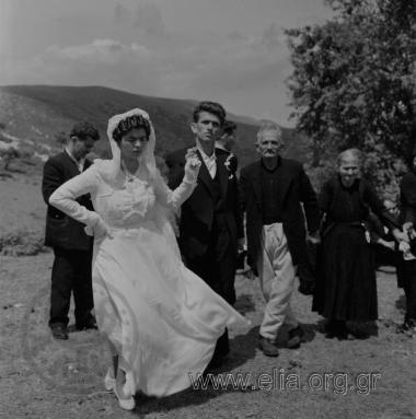 Σαρακατσάνικος γάμος.Η νύφη σέρνει το χορό.