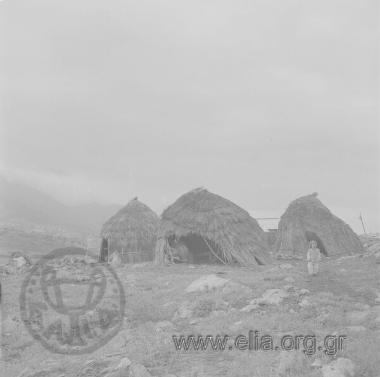 Σαρακατσάνικος γάμος. Καλύβες.