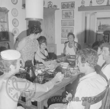 Στο σπίτι της οικογένειας Δημήτρη Παπαδήμου.