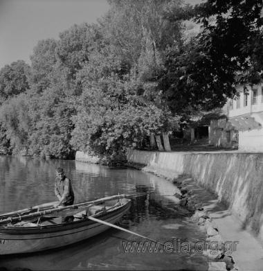 Καστοριά, στη λίμνη.