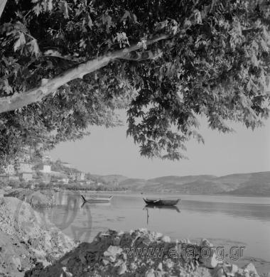 Καστοριά, στη λίμνη.