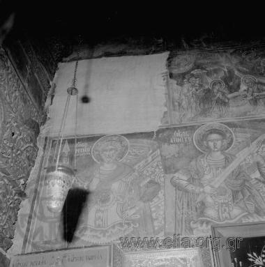 Ναός του Αγίου Μηνά, τοιχογραφίες: επάνω η Γέννηση τουΧριστού και κάτω στρατιωτικοί άγιοι (Άγιος Μηνάς ο Αιγύπτιος και Άγιος Δημήτριος).