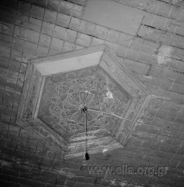 Αρχοντικό Νερατζόπουλου-Σαχίνη: ταμπλάς στην ξύλινη οροφή.