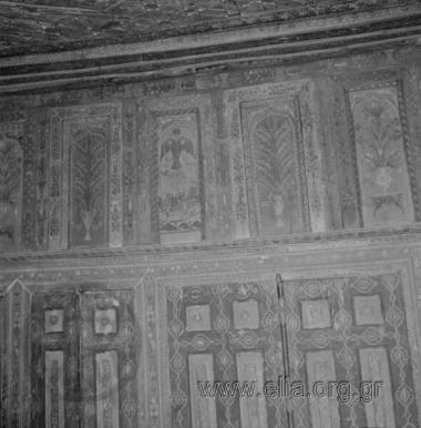 Αρχοντικό Νερατζόπουλου: διακοσμημένες μουσάντρες και τοιχογραφίες.