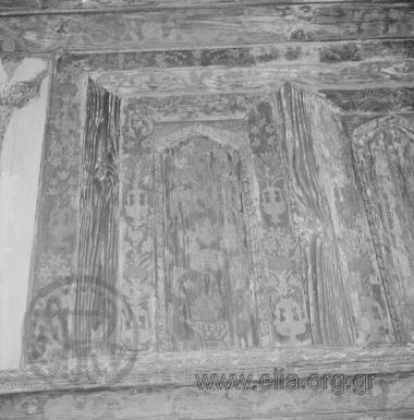 Αρχοντικό Μανούση: λεπτομέρεια του ζωγραφικού διακόσμου στην ξύλινη επένδυση του τοίχου.