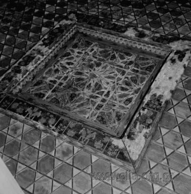 Αρχοντικό Μανούση: ταμπλάς σε οντά του ορόφου.