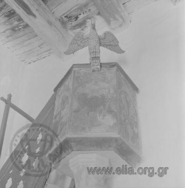 Άμβωνας στο ναό Κοιμήσεως της Θεοτόκου.