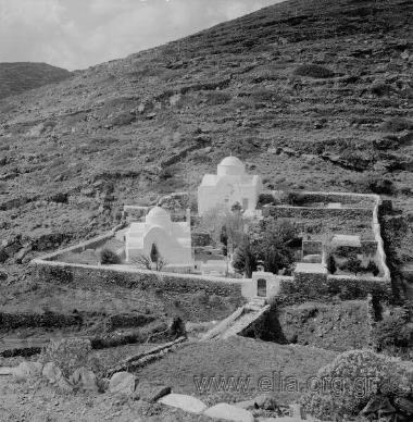 Ο ναός του Αγίου Στεφάνου στο κοιμητήριο του Κάστρου.