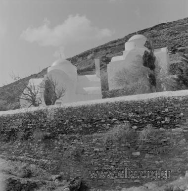 Ο ναός του Αγίου Στεφάνου στο κοιμητήριο του Κάστρου.