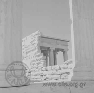 Ακρόπολη, Ερέχθειο: η βόρεια πρόσταση, λήψη από την ανατολική πρόσταση του μνημείου.