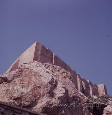 Ακρόπολη, τα τείχη.