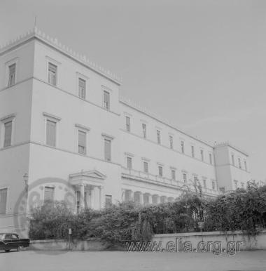 Το κτίριο της Βουλής των Ελλήνων, λήψη από τη λεωφόρο Βασιλίσσης Σοφίας.