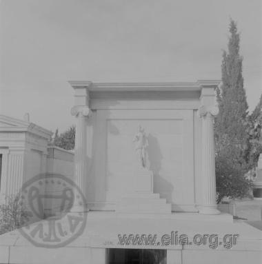 Α' Νεκροταφείο, ταφικό μνημείο (ναΐσκος) της οικογένειας Αθανασίου Χαρισιάδη.