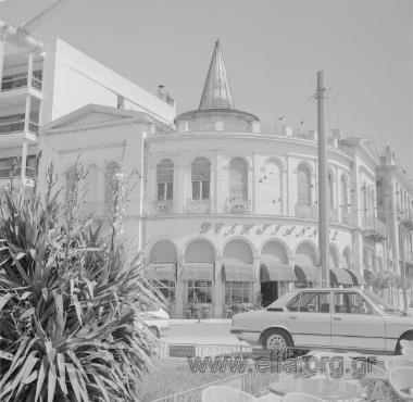 Ακτή Κουντουριώτου, Καστέλλα: η οικία Π. Πατσιάδου, έργο του Τσίλλερ. Τότε καφέ-εστιατόριο Δεληγιάννης.