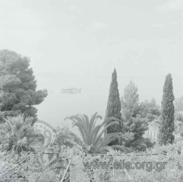 Θέα από το σπίτι του Philip Sherrard στα Κατούνια.