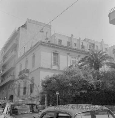 Οικία Αντωνίου και Ελένης Σταθάτου, συμβολή οδών Ηροδότου και Αλωπεκής.