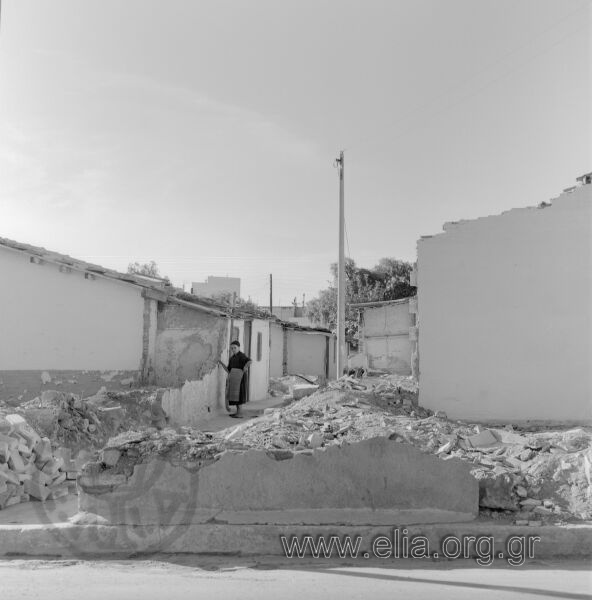Γκρεμισμένες προσφυγικές κατοικίες στο Πολύγωνο.
