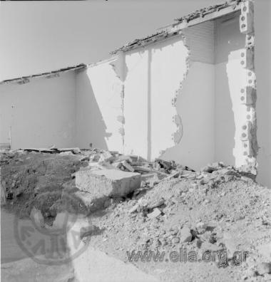 Γκρεμισμένες προσφυγικές κατοικίες στο Πολύγωνο.