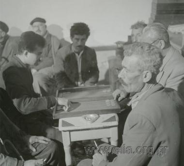 Τάβλι στο καφενείο.