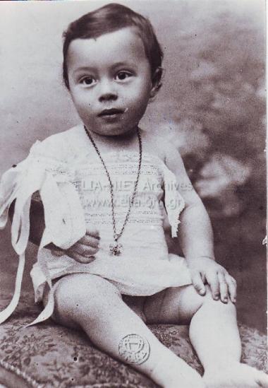 Ο Κάρολος Κουν σε νηπιακή ηλικία.