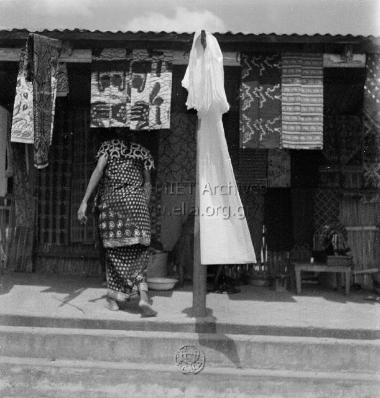 Στην αγορά.