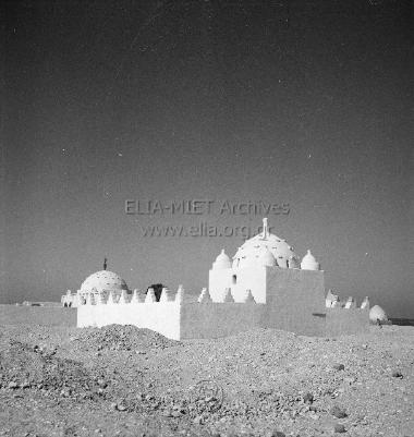 Θολωτά κτίσματα.