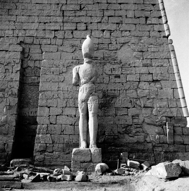Ναός του Luxor, συγκρότημα χτισμένο διαδοχικά από τους φαράω Hatshepsut, Tuthmosis III, Amenhotep III και Ramesses II. Κολοσσός.