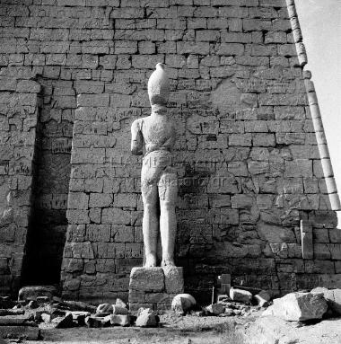 Ναός του Luxor, συγκρότημα χτισμένο διαδοχικά από τους φαράω Hatshepsut, Tuthmosis III, Amenhotep III και Ramesses II. Κολοσσός.