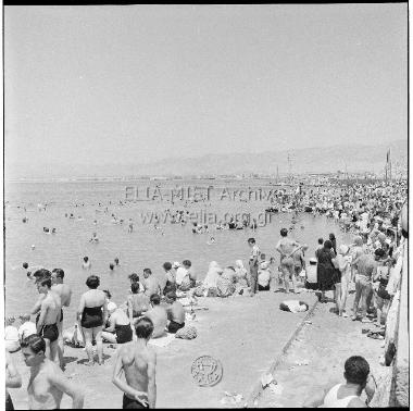 Λουόμενοι.