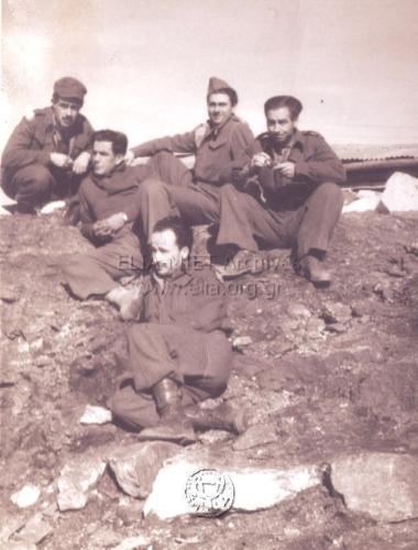 Συντροφιά αξιωματικών.