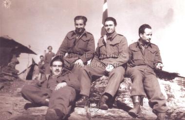 Συντροφιά αξιωματικών.