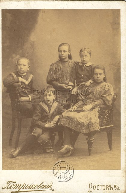 Πορτραίτο πέντε παιδιών.