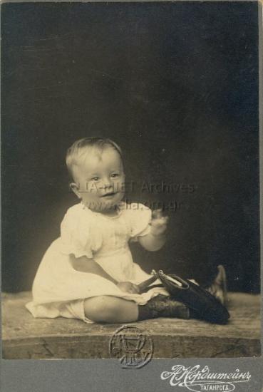 Πορτραίο μωρού σε στούντιο.