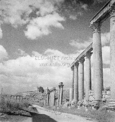 Αρχαία Γέρασα, το cardo maximus.