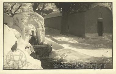 Εξωκκλησάκι στον Άνω Βόλο.